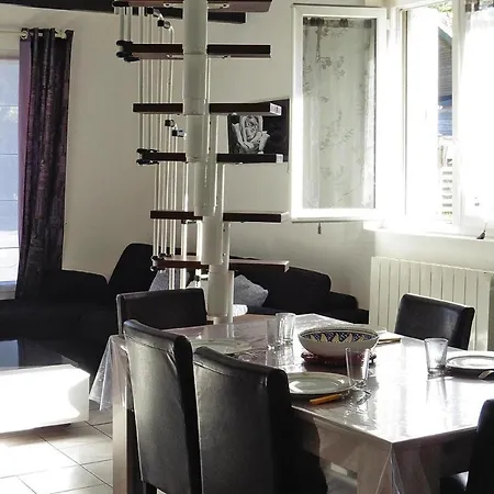 Tatil Evi Semi-detached House, *